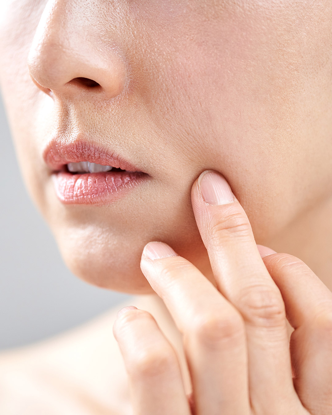 Consultation préopératoire pour une génioplastie en Tunisie – discussion des risques avec un chirurgien qualifié.