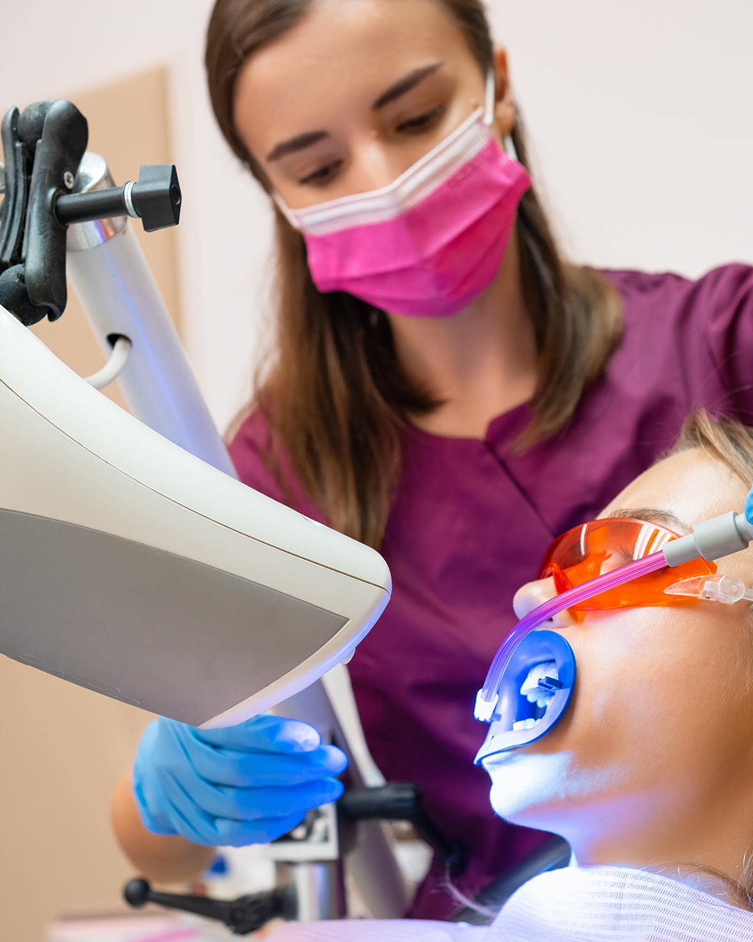 Blanchiment dentaire en Tunisie avec Trivamed pour éliminer les taches et redonner un sourire blanc et éclatant