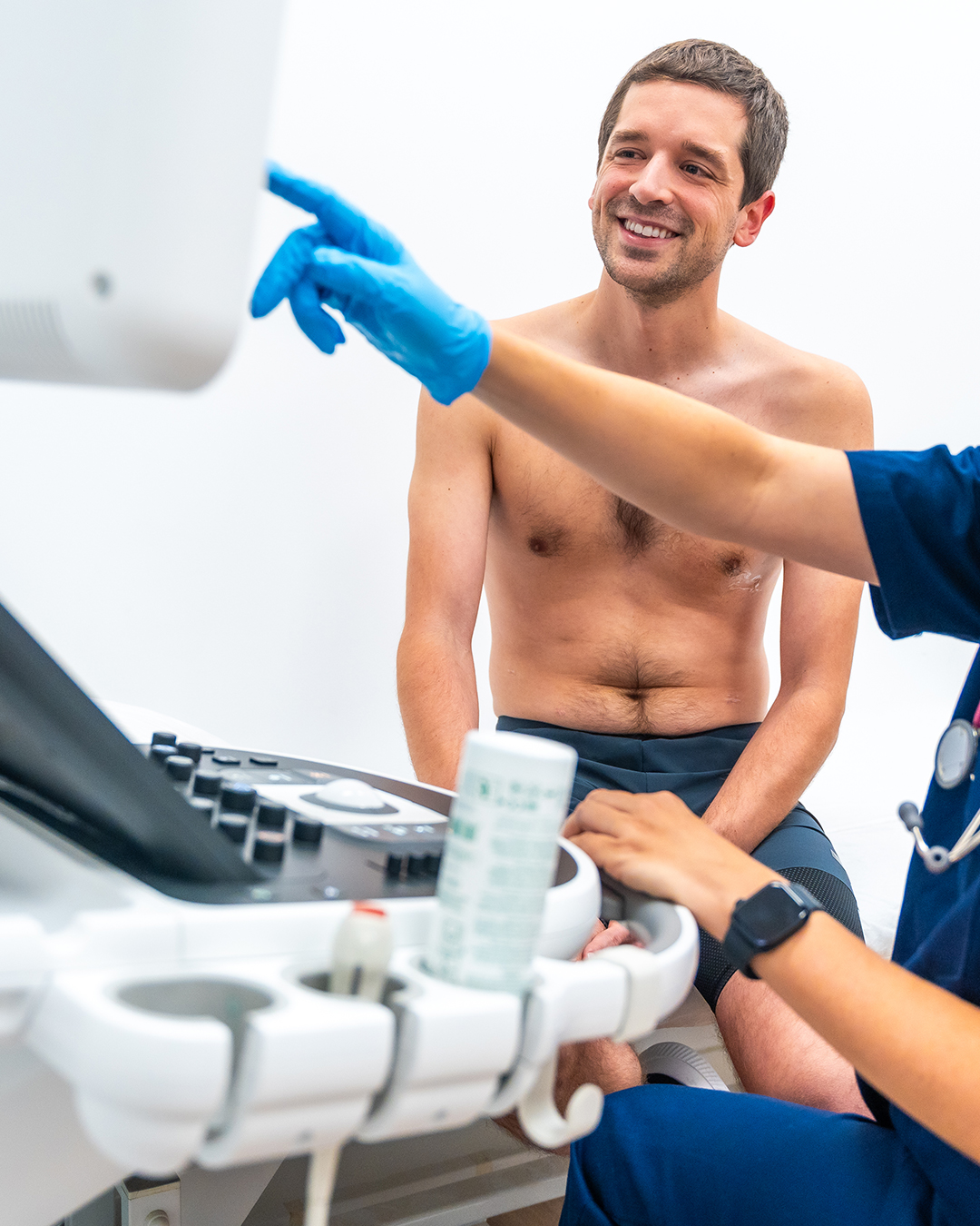 Chirurgie de la gynécomastie en Tunisie pour corriger le développement excessif des glandes mammaires chez l’homme.